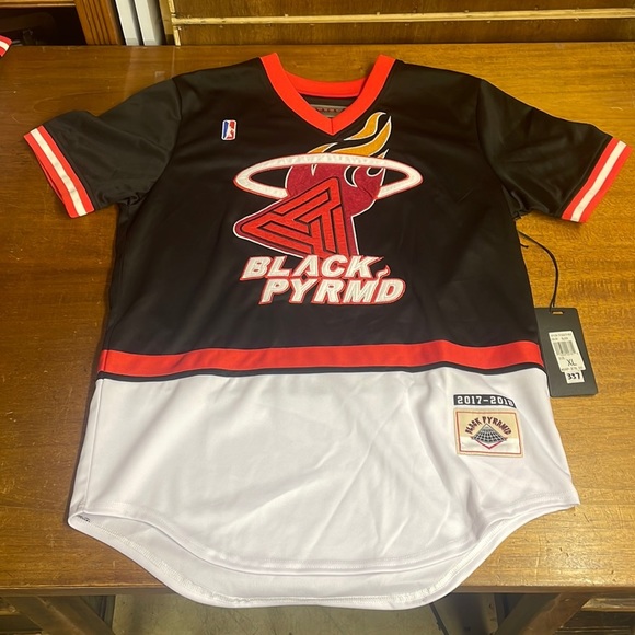 Black Pyramid Other - Black Pyramid Heat Impression Jersey Y1160673-BLK T-21